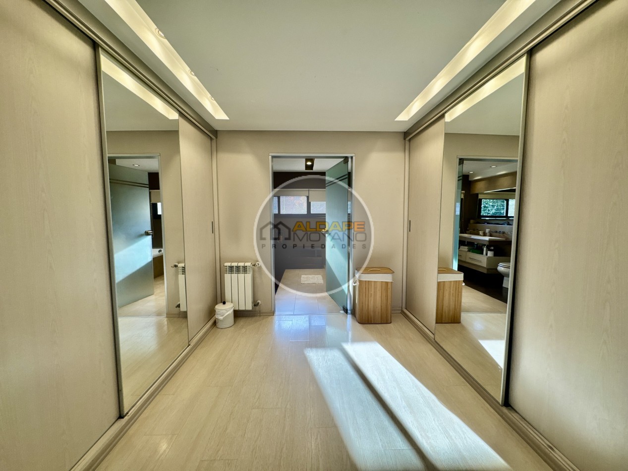 Se Vende Casa cuatro ambientes, con piscina (Para Exigentes) Villa Luzuriaga