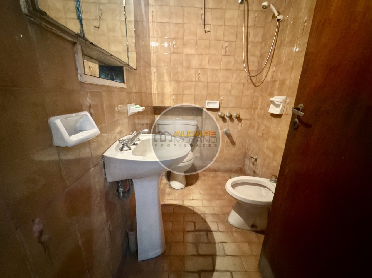 Se Vende Casa cinco ambientes, con cochera, Apto Credito Hipotecario!!