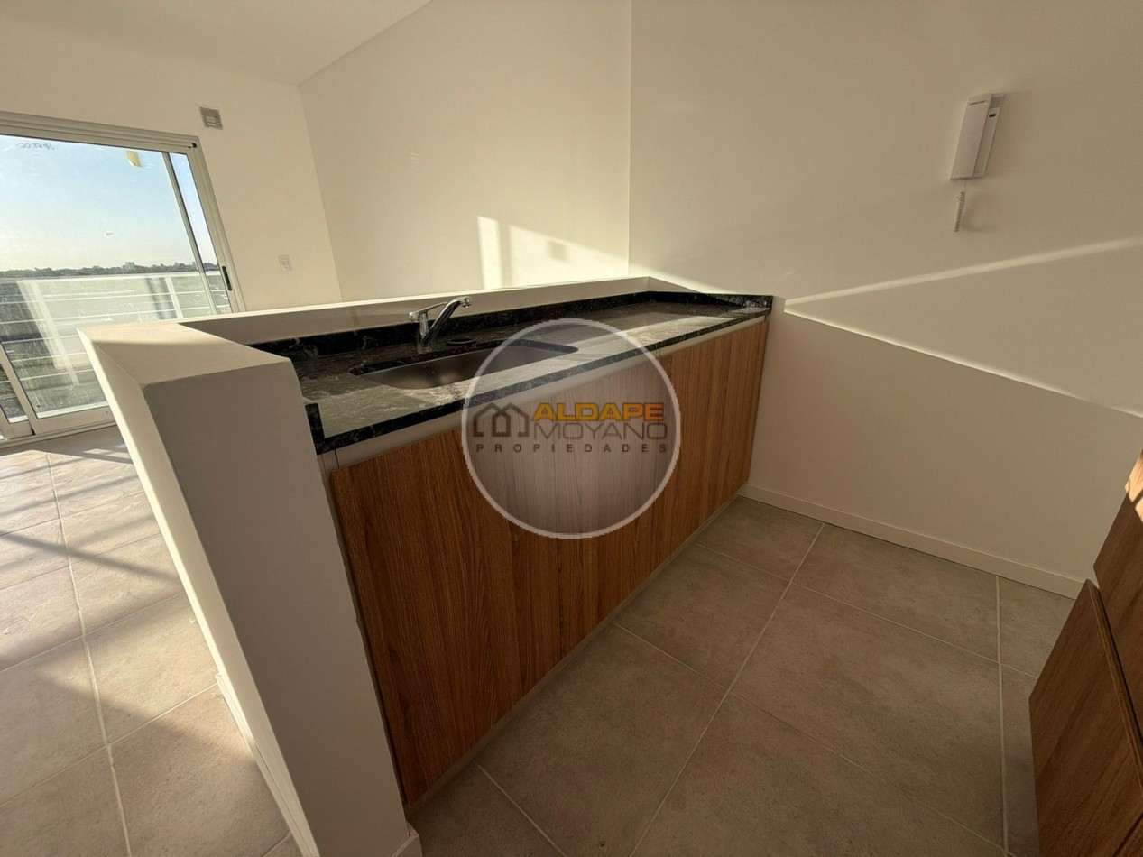 Se vende departamento dos ambientes con cochera, a estrenar (caseros Centro)