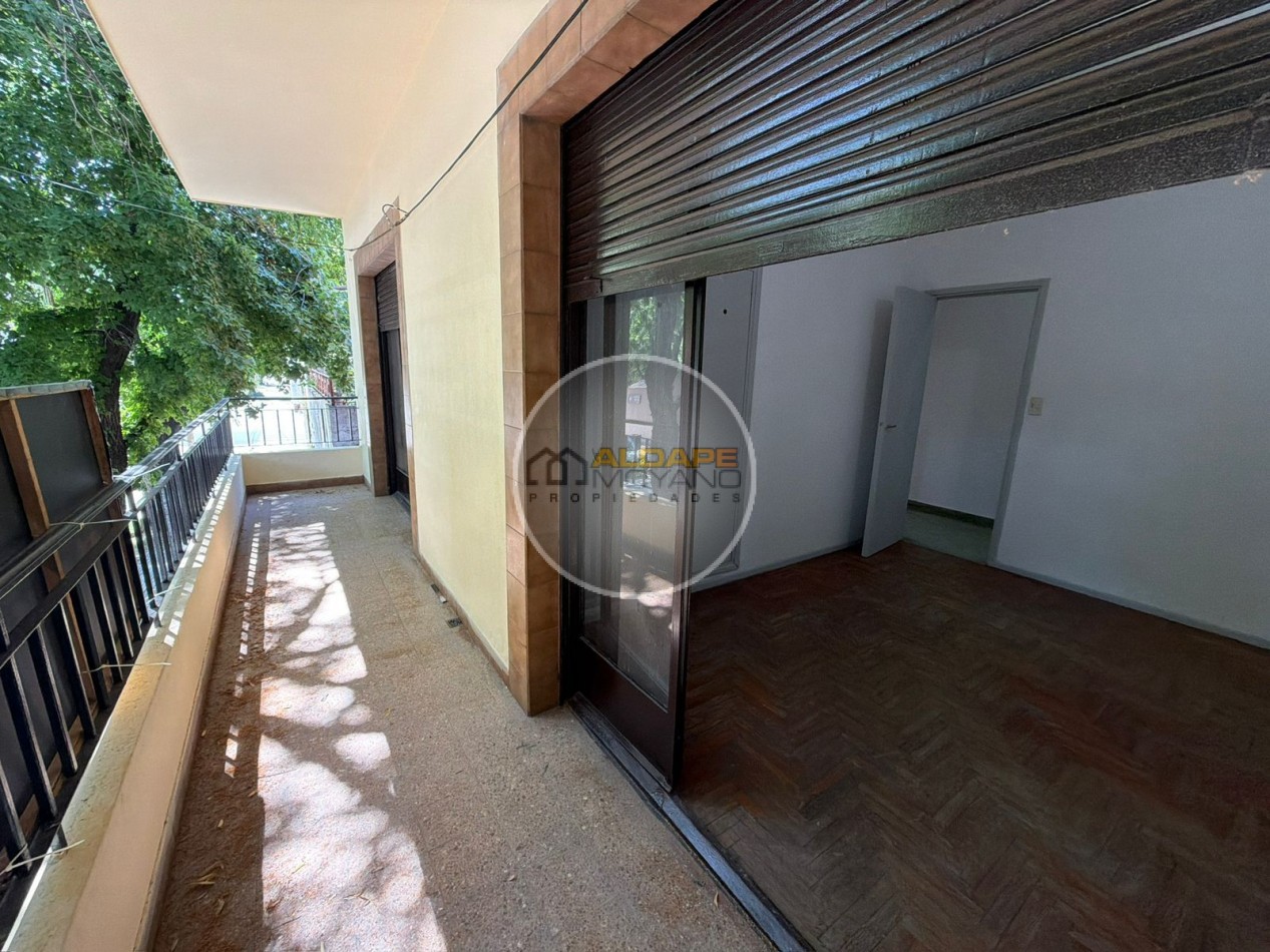Se vende Casa PH, tres ambientes, totalmente independiente, Devoto