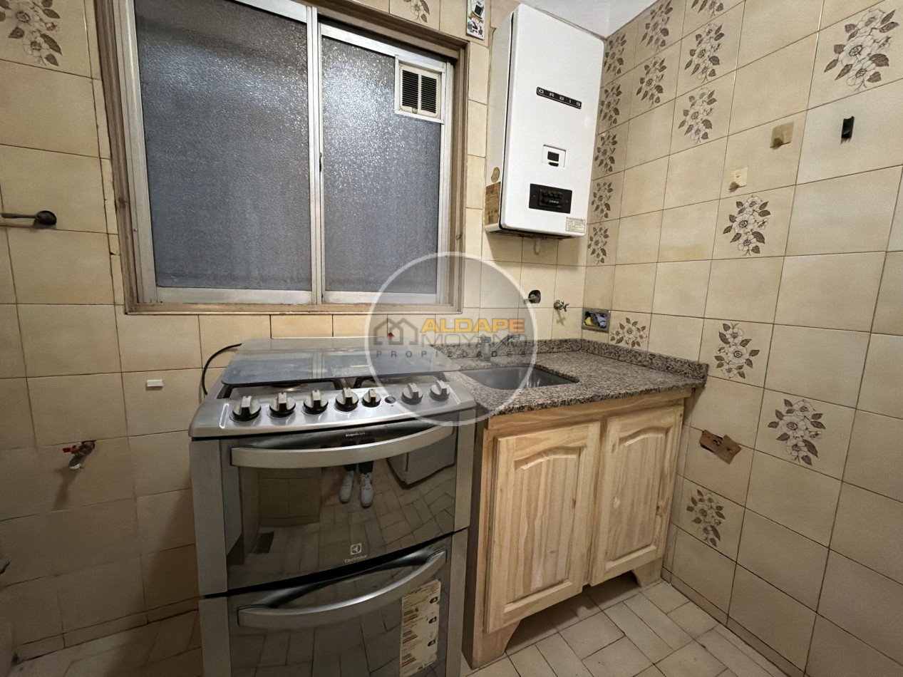 Se Vende Departamento tres amb. (Balvanera)