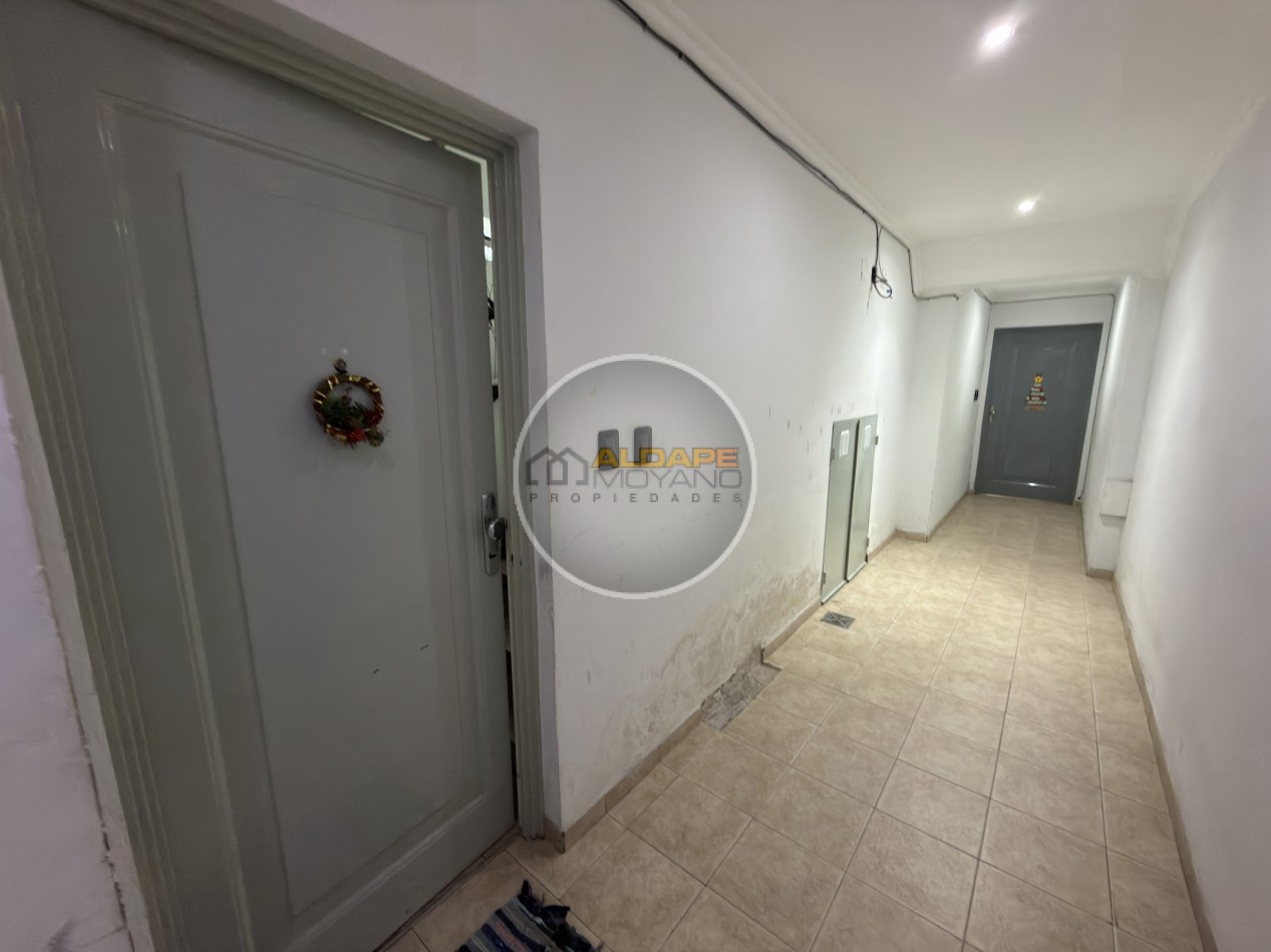 Se Vende PH tres ambientes, Impecable, apto credito (Parque Avellaneda)