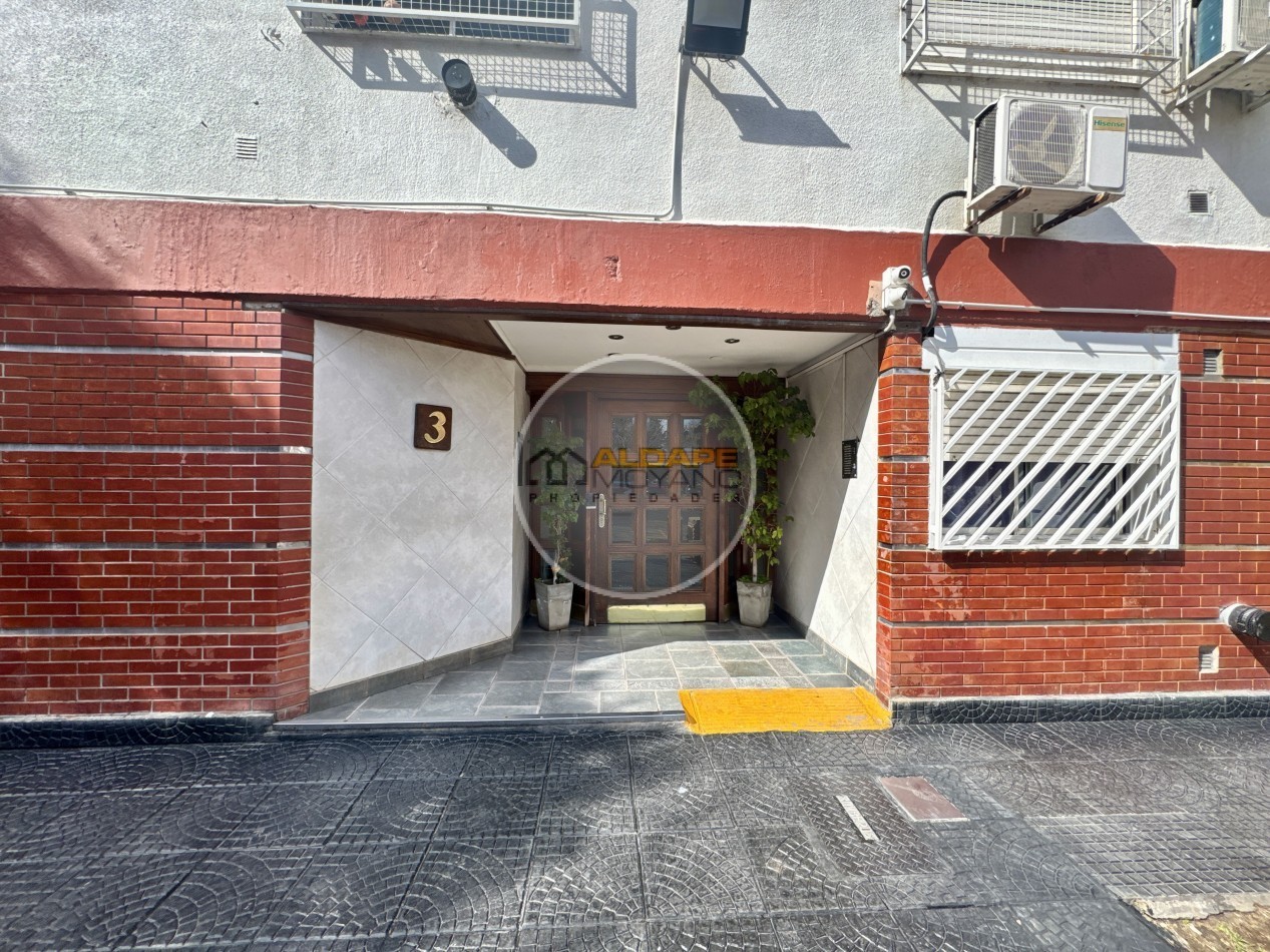Se Vende departamento tres ambientes con cochera descubierta (villa madero)