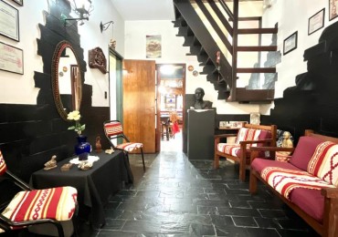 Se Vende, PH tipo casa, independiente, con cochera, multi familiar. (Ciudadela)
