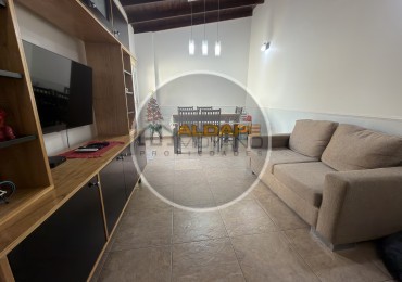 Se Vende PH tres ambientes, Impecable, apto credito (Parque Avellaneda)