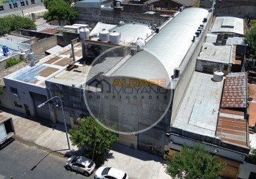 Se Vende Galpon,  total 1600mts2, (Mataderos)