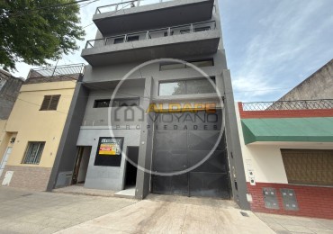 Se Vende Galpon con vivienda cuatro ambientes (Mataderos)