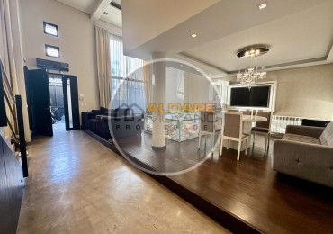 Se Vende Casa cuatro ambientes, con piscina (Para Exigentes) Villa Luzuriaga